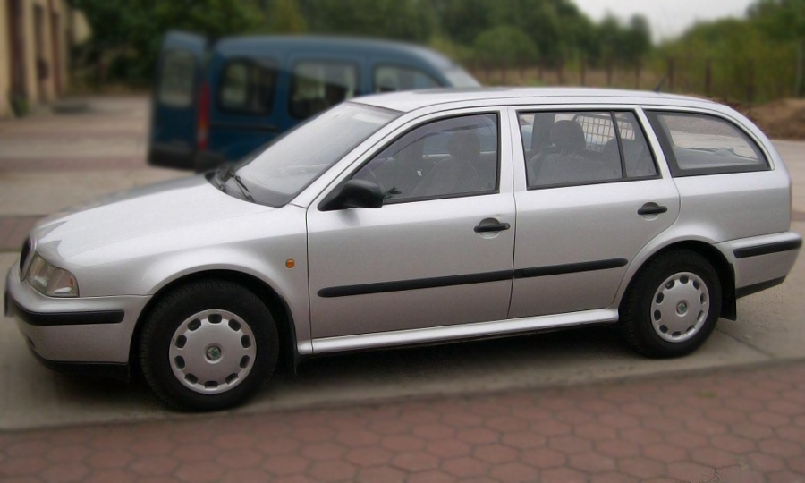 Ofuky Škoda Octávia 5D 05R (+zadní) combi