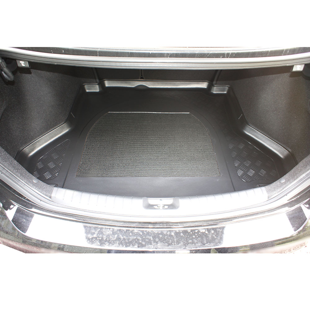 Hyundai Elantra 4D 16R sed lim