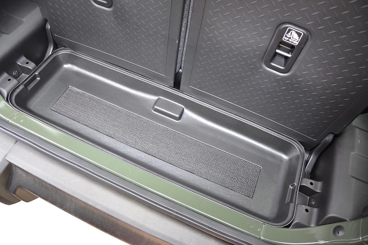 Suzuki Jimny 3D 18R suv